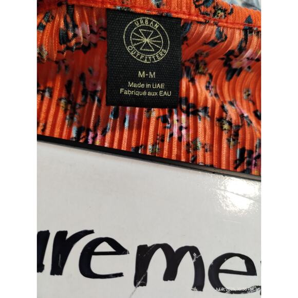 Urban Outfitters Women's size M Floral Feminine Babydoll Plisse Wrap Crop Top - Picture 9 of 9